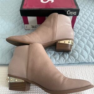 Women's Tan Ankle Boots